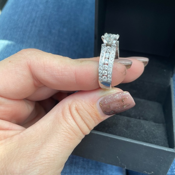 Kay’s diamond ring - Picture 3 of 9